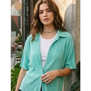NWT Colsie ribbed satin crop top blouse